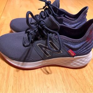 Women’s New Balance sneakers. Used-like new. Size 7.